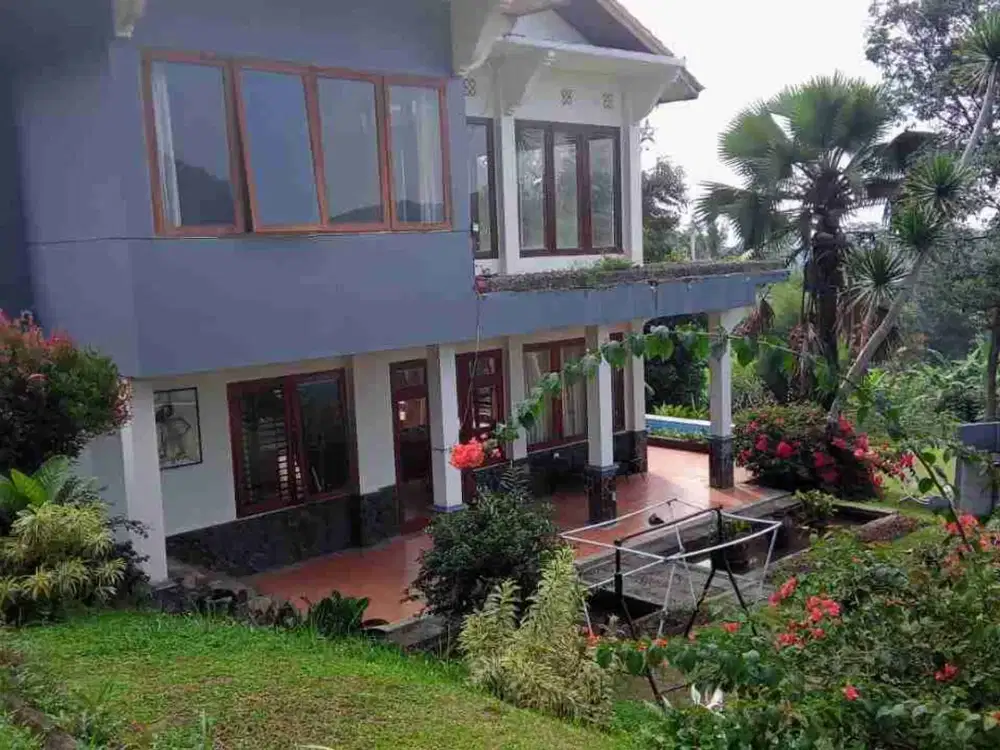 villa view gunung akses jalan besar di Megamendung puncak bogor