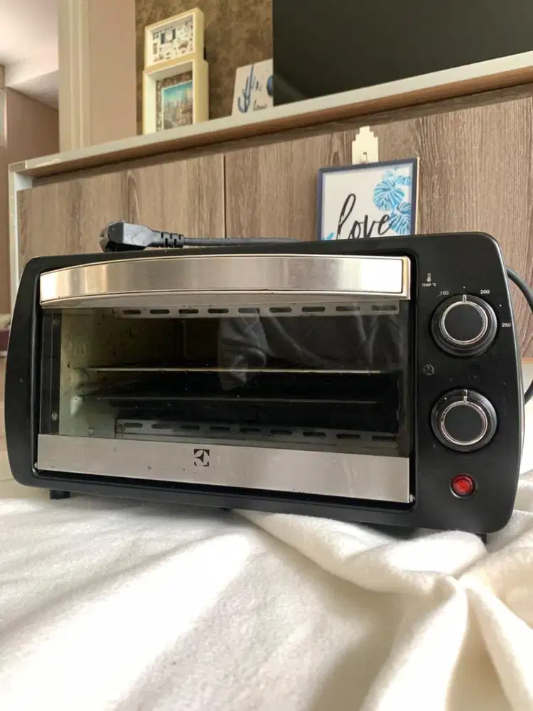 Preloved Oven Toaster Electrolux-9L