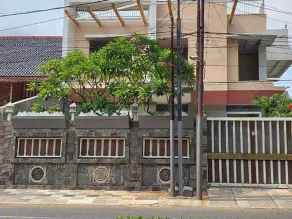Rumah 3lantai Luas 300 SHM Di Daerah Pondok Kopi, Jakarta Timur