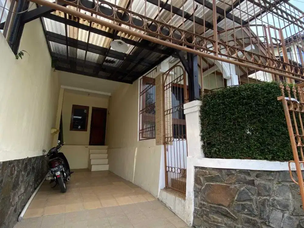 DIJUAL MURAH RUMAH CIGADUNG DAGO KOMPLEKS UNPAD TUBAGUS ISMAIL