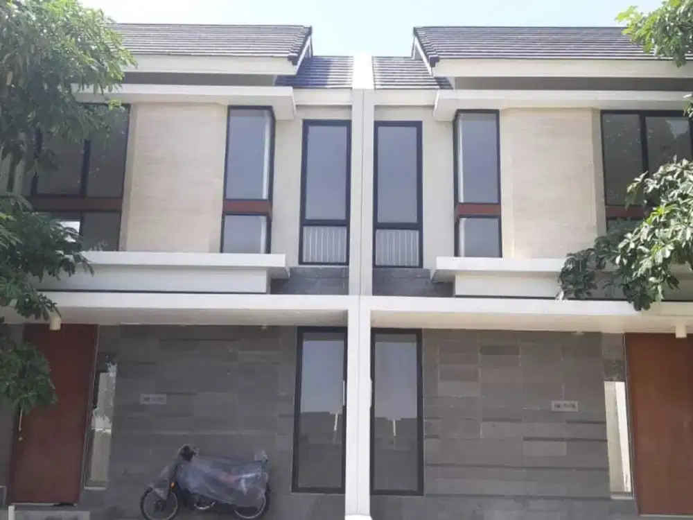 Kontrak Rumah Northwest Citraland Dekat Universitas Ciputra Surabaya