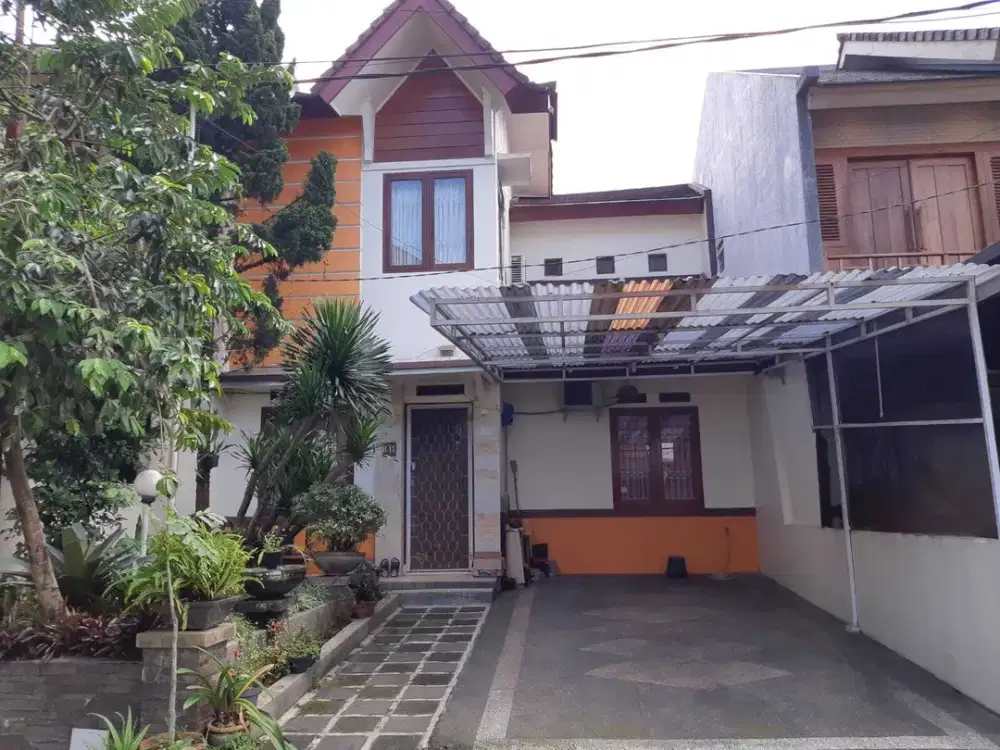 DIJUAL RUMAH DALAM KOMPLEK SUKALUYU DEKAT GEDUNG SATE PUSAT KOTA BDG