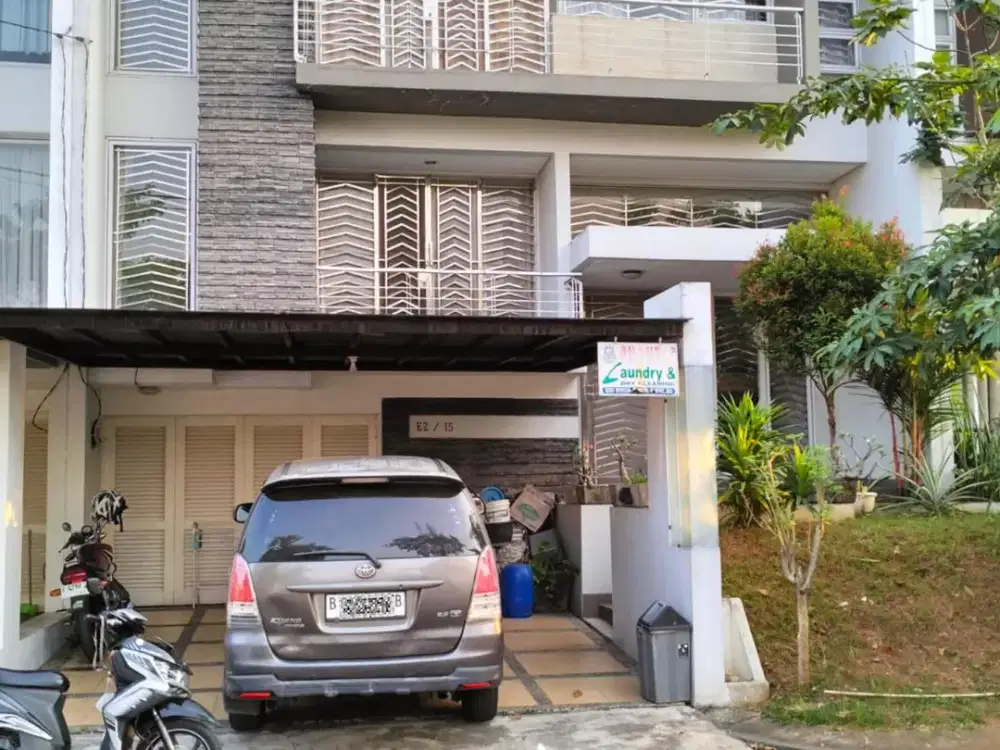Disewakan Rumah Besar 3 lantai dekat Bandara tangerang , Duta Garde