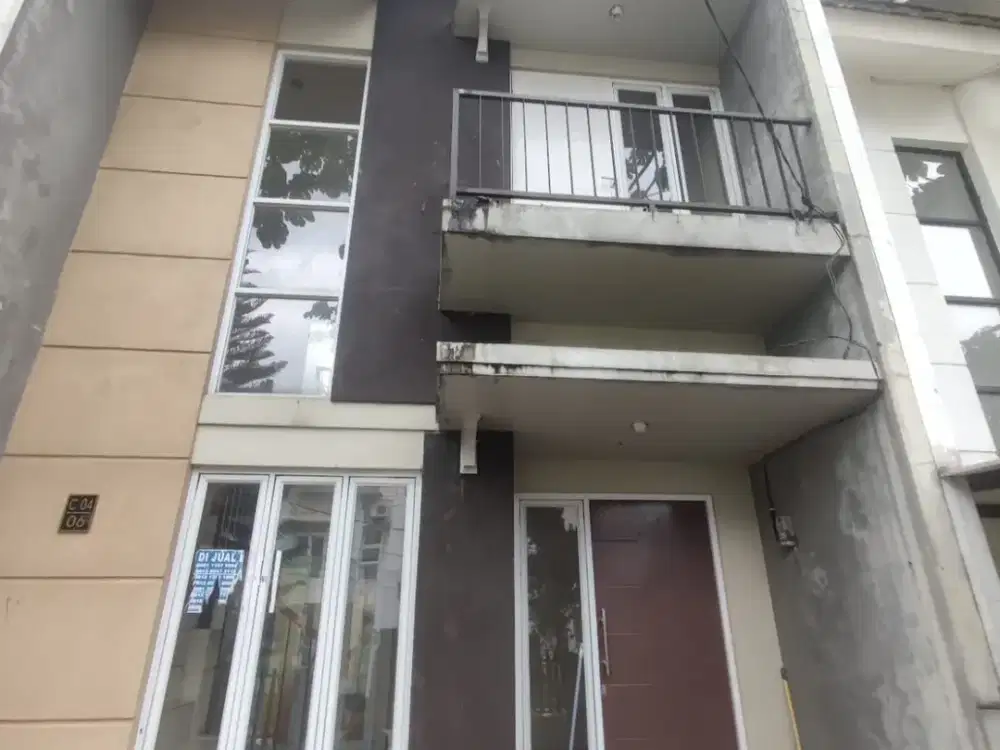 Riverside.  Golf.   Cimangis.