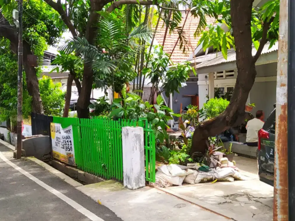 Dibawah  NJOP ! Cepat Jual ! Rumah Tua ! Di Jln Petojo Selatan, JakPus