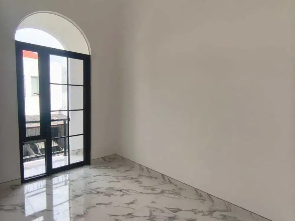 RUMAH TINGGAL STRATEGIS DI RUNGKUT TERKEREN JL KEMBAR PANDUGO