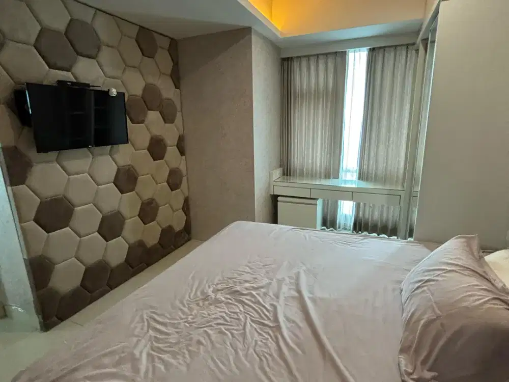 La Riz 3 Bedroom Apartment Private Lift 99m2 Connected To Pakuwon Mall