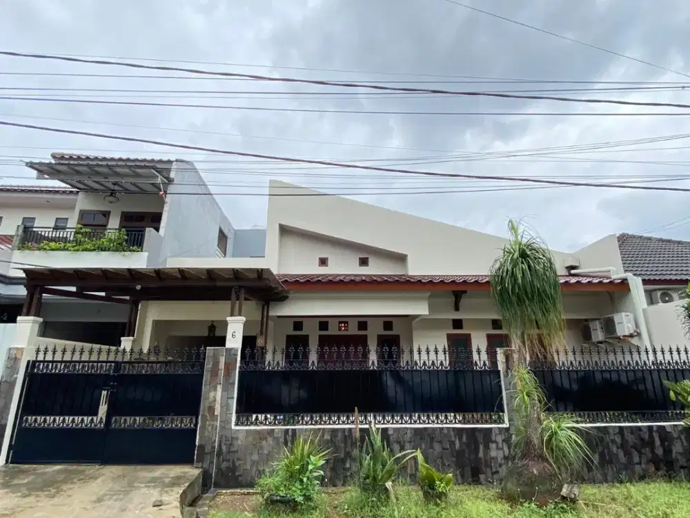 Cinere Bukit Cinere Indah Luas 220 Rumah Terawat Berhalaman Luas