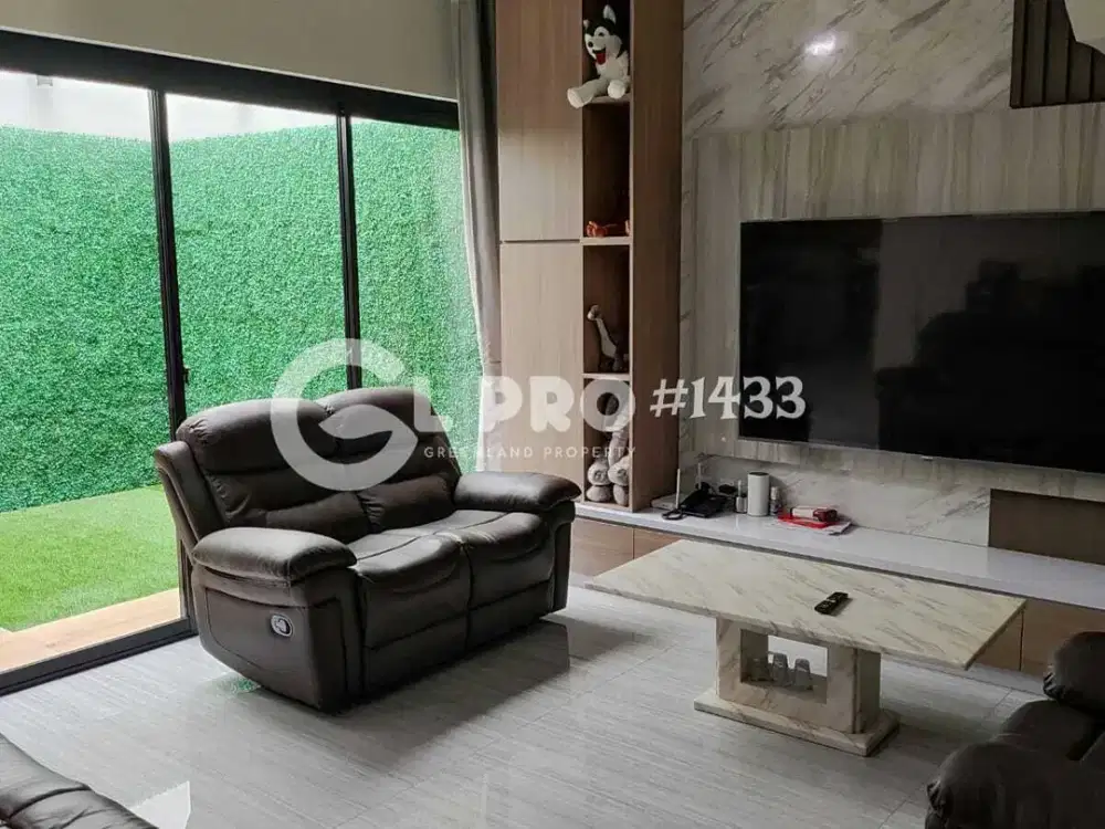 Dijual Rumah Mewah Full Renoved di Komplek Green Garden Jakarta Barat