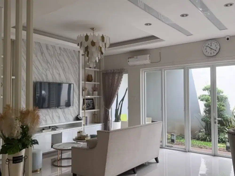 Dijual Rumah Royal Residence murah Luar cluster