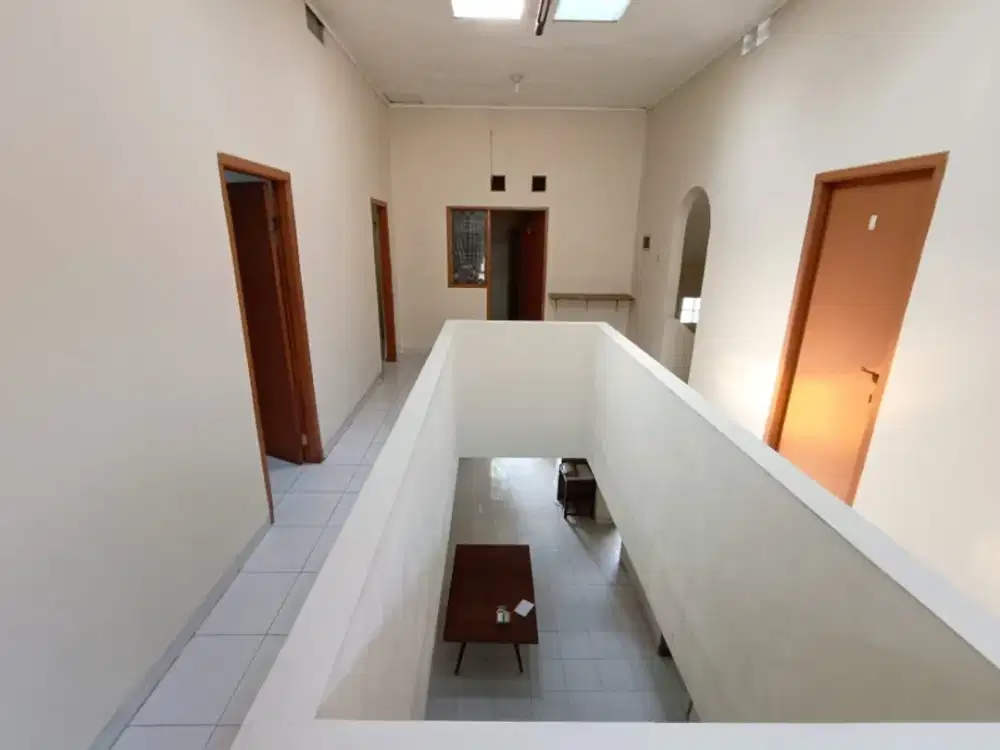 Dijual Cepat Murah Rumah ex Mess 12 Kamar Dekat Stasiun KRL Rawabuntu