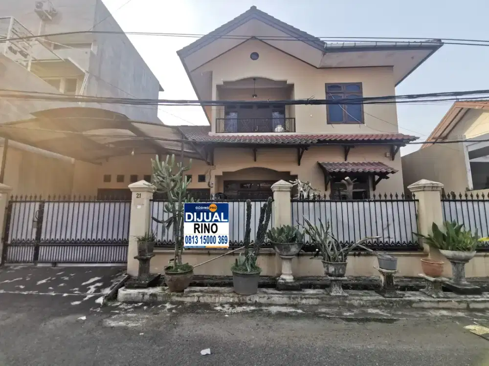 Lokasi emas! Harga nego! Rumah 2LT siap huni lebar 12 meter dalam komplek kejaksaan kreo Tangerang