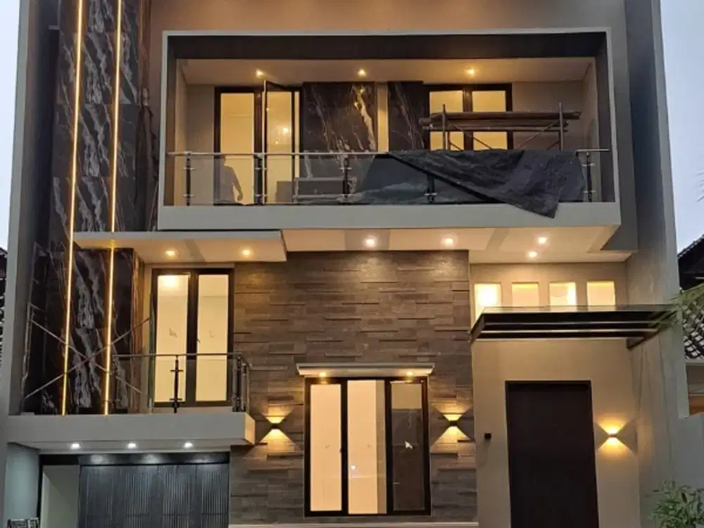 rumah siap huni citraland dekat graha famili pakuwon indah wiyung