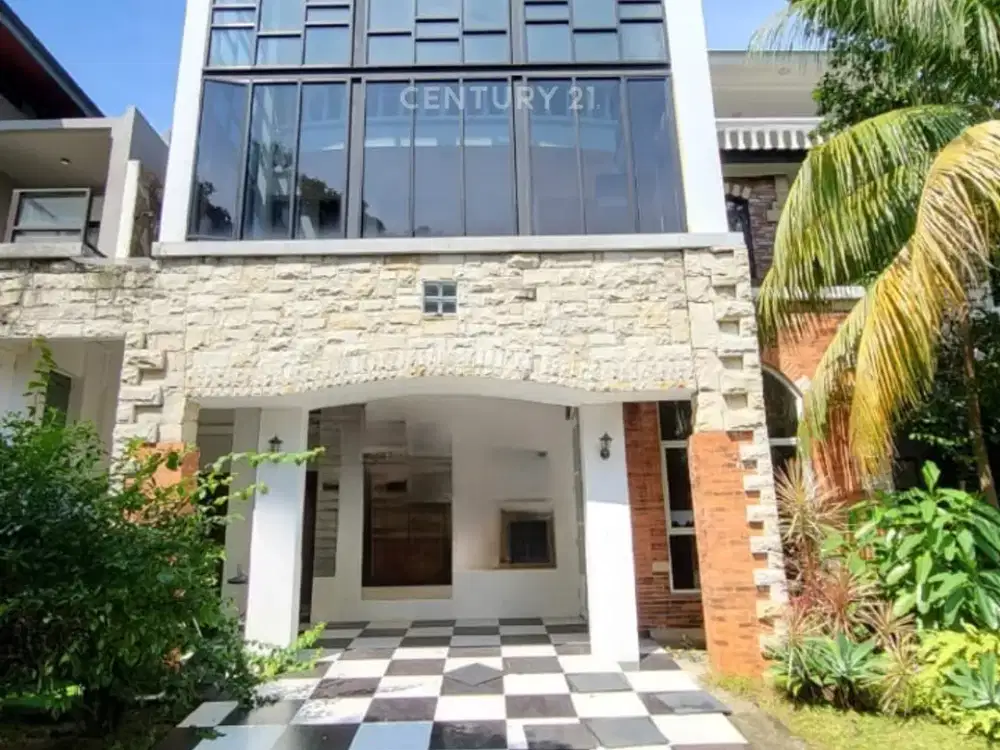 Rumah Hook Depan Taman Di Emerald Bintaro SC16612