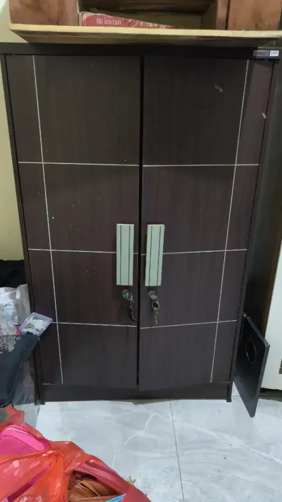 Lemari tinggi dan rendah serba guna. Cocok untuk kos dan kontrakan