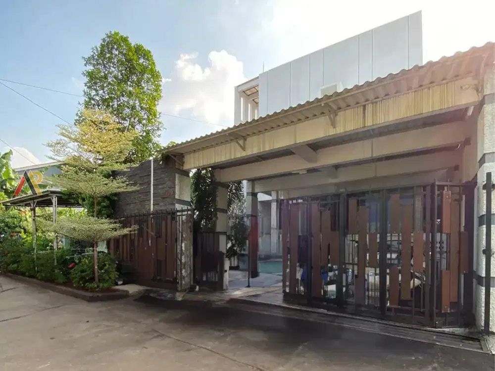 Rumah Taman Luas Optional Pool Selangkah Sekolah Cikal Cipayung Jaktim