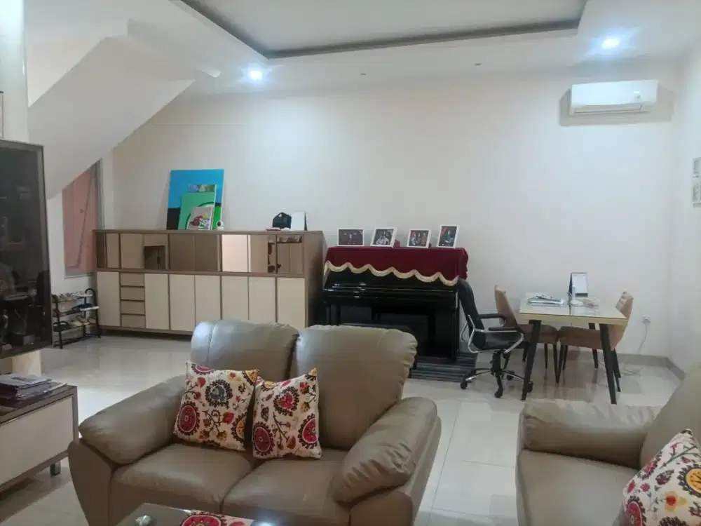 DIJUAL RUMAH FULL RENOVASI DI CLUSTER ALICANTE GADING SERPONG