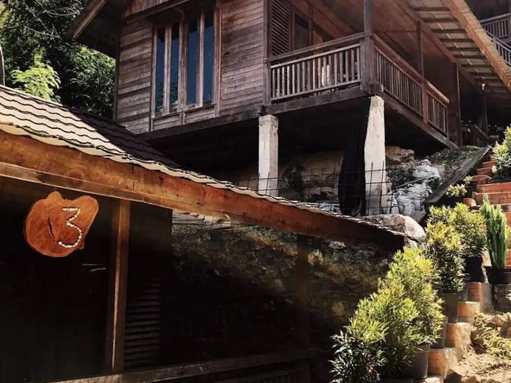 Dijual Ex Hotel Dekat Arah Bandara Laboan Bajo Puncak Waringin