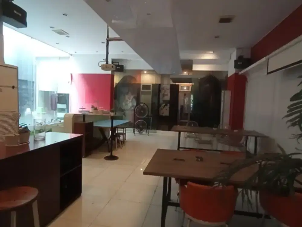 Ruang Usaha Jalan Raya Tebet