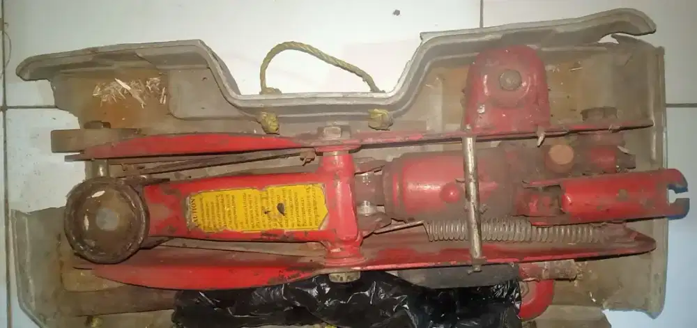 dongkrak mobil bekas