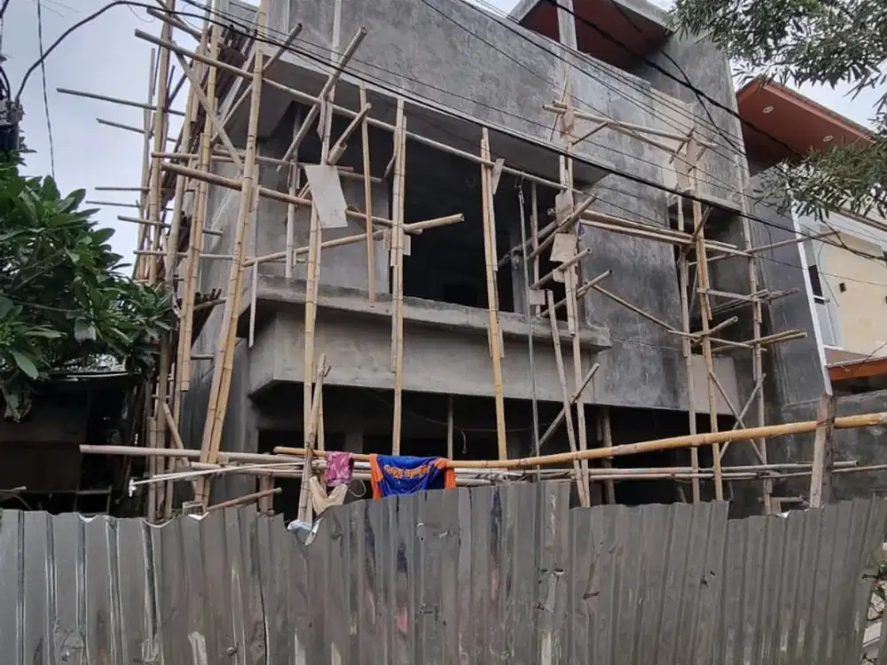 P 01.25 Dijual Rumah Baru 11x18 Hoek 3 Lantai di Taman Villa Meruya