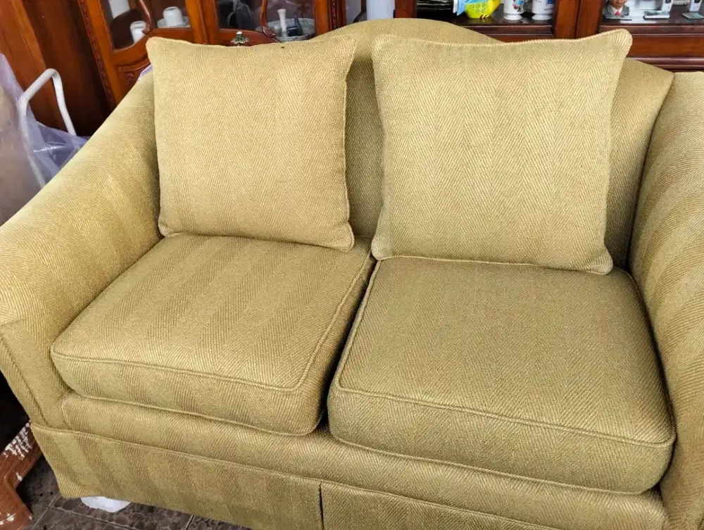 Sofa 2 seat ex kedutaan Amerika merk Drexel