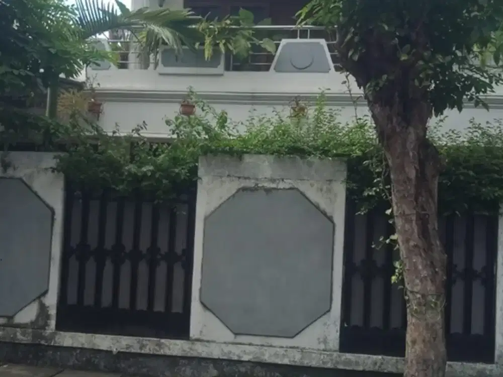 DIJUAL CEPAT RUMAH LUAS DEKAT SENAYAN JAK SEL