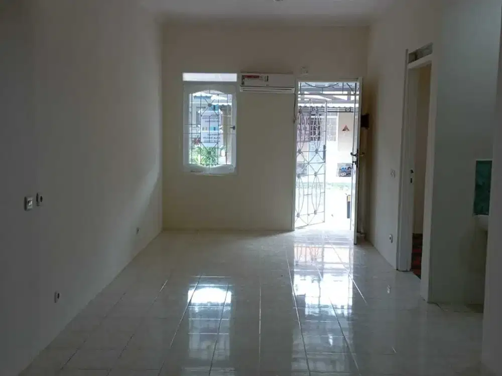 DIJUAL CEPAT RUMAH 1 1/4 LT DI UBUD PERMAI, LIPPO KARAWACI