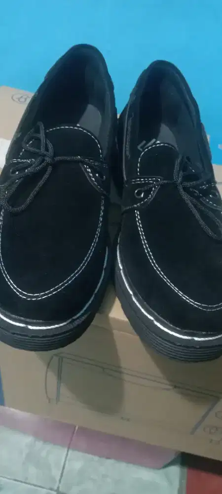 Sepatu Formal Casual Size 41 Bahan Silky Suede Warna Hitam
