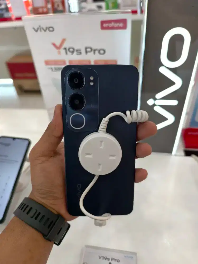 Vivo harga 1jutaan baterai besar dan tahan cipratan air