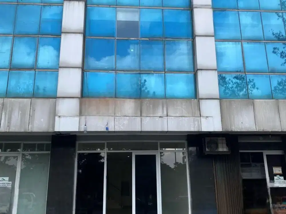 Disewakan Ruko Lokasi Strategis di Taman Tekno