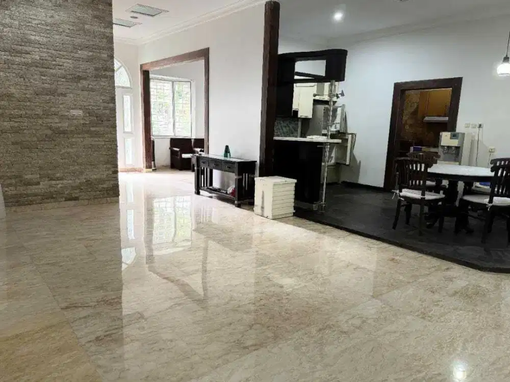 Disewa Rumah 2 Lantai San Diego Pakuwon City Surabaya