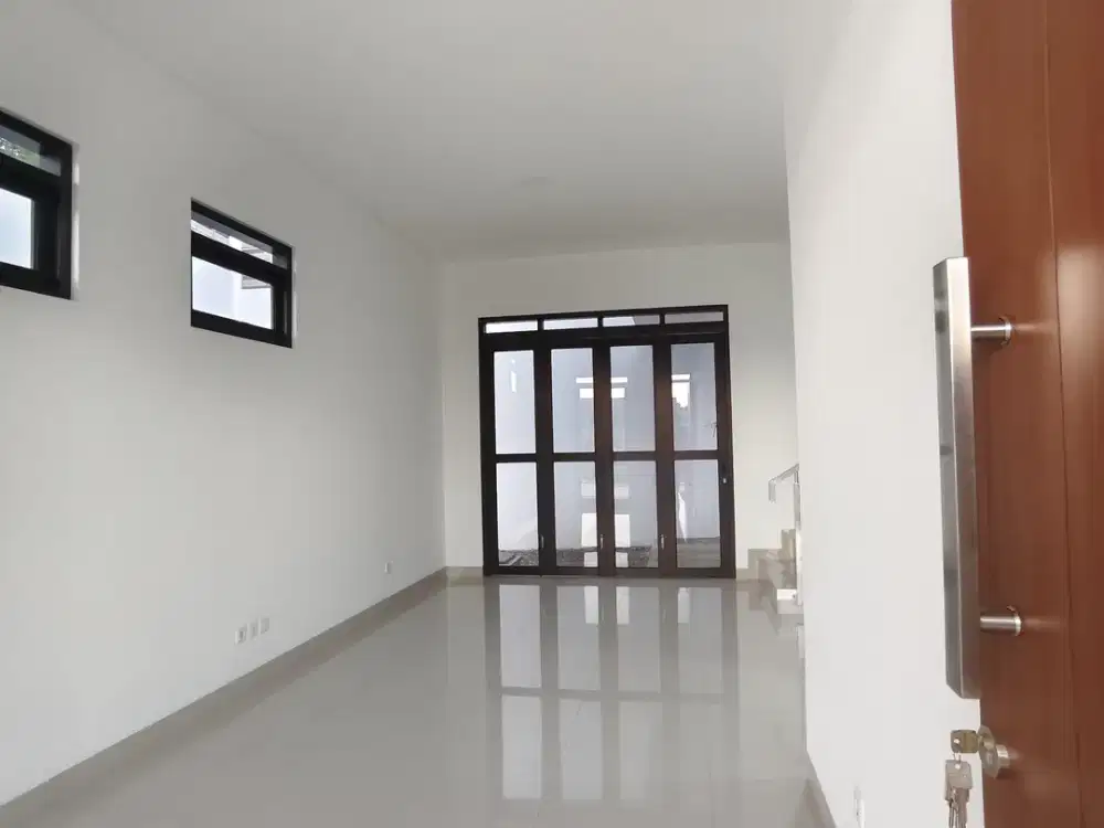 Rumah Baru 2 Lantai Gaya Modern di kawasan elite Komplek Batununggal