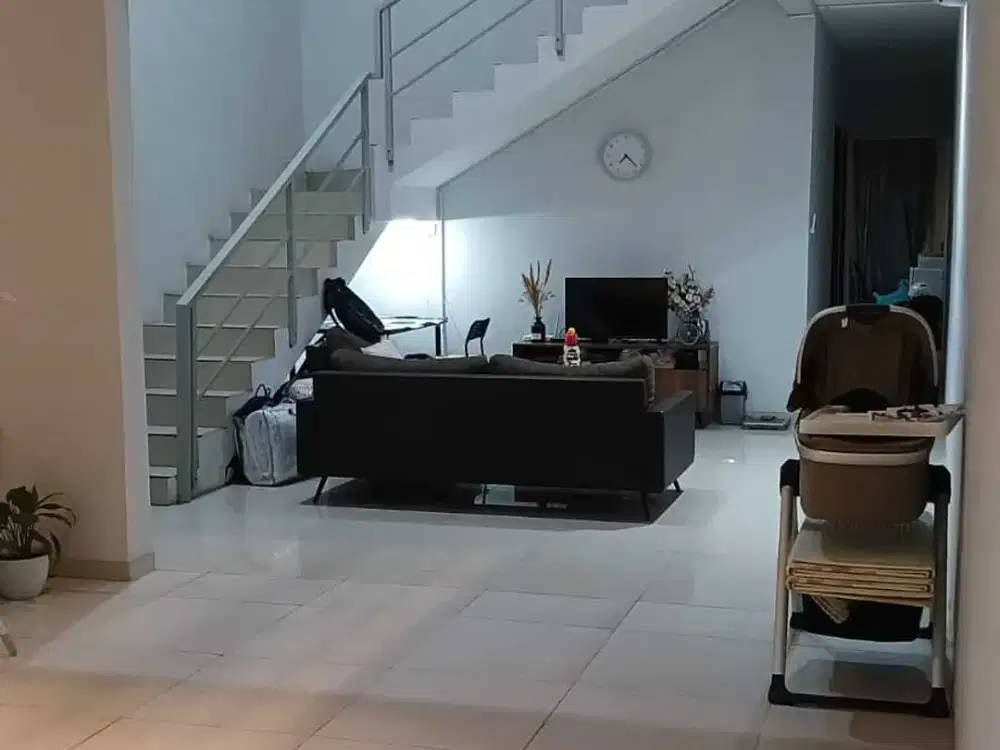 Serba Terawat, Ready Rumah Tinggal Cakep Di Kawasan Kopomas, Bandung