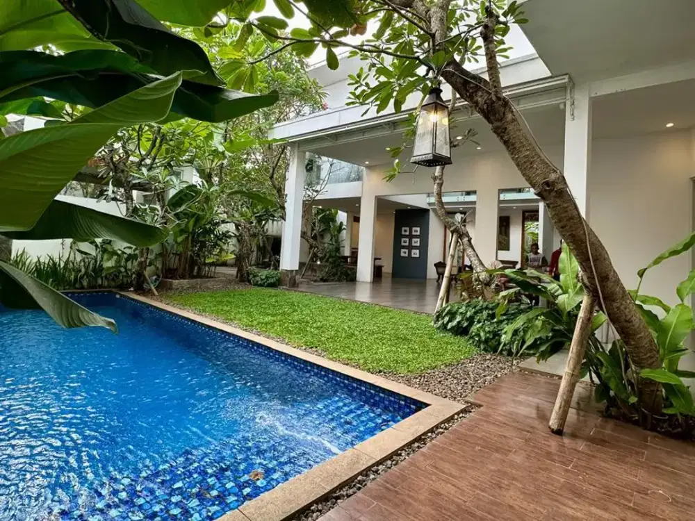 Dijual Rumah Cantik Etnik ada swim pool Siap Huni Bintaro Jaya Sektor7
