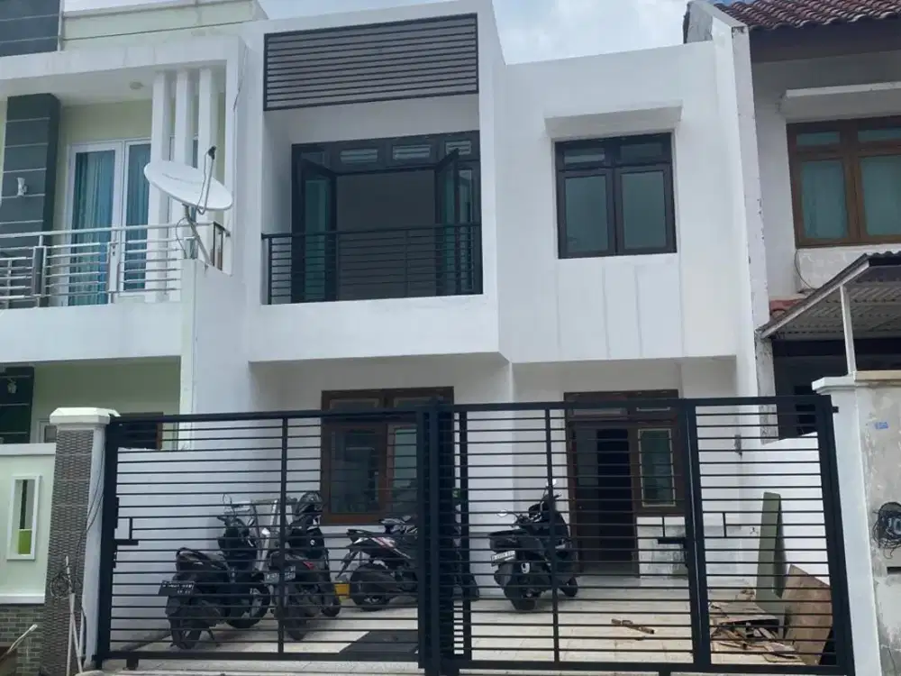 Rumah 2 Lantai Sudah Renovasi di Daan Mogot Baru
