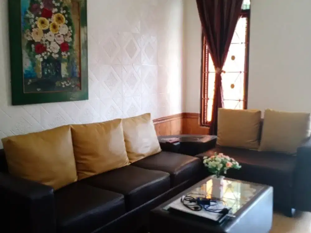 jual Rumah 2 Lantai Siap Huni , Minimalis , Strategis,Asri  ,SHM