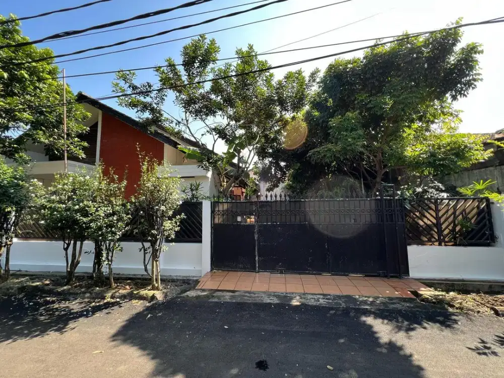 Dijual Rumah Lokasi Sangat Strategis di Pamulang Permai