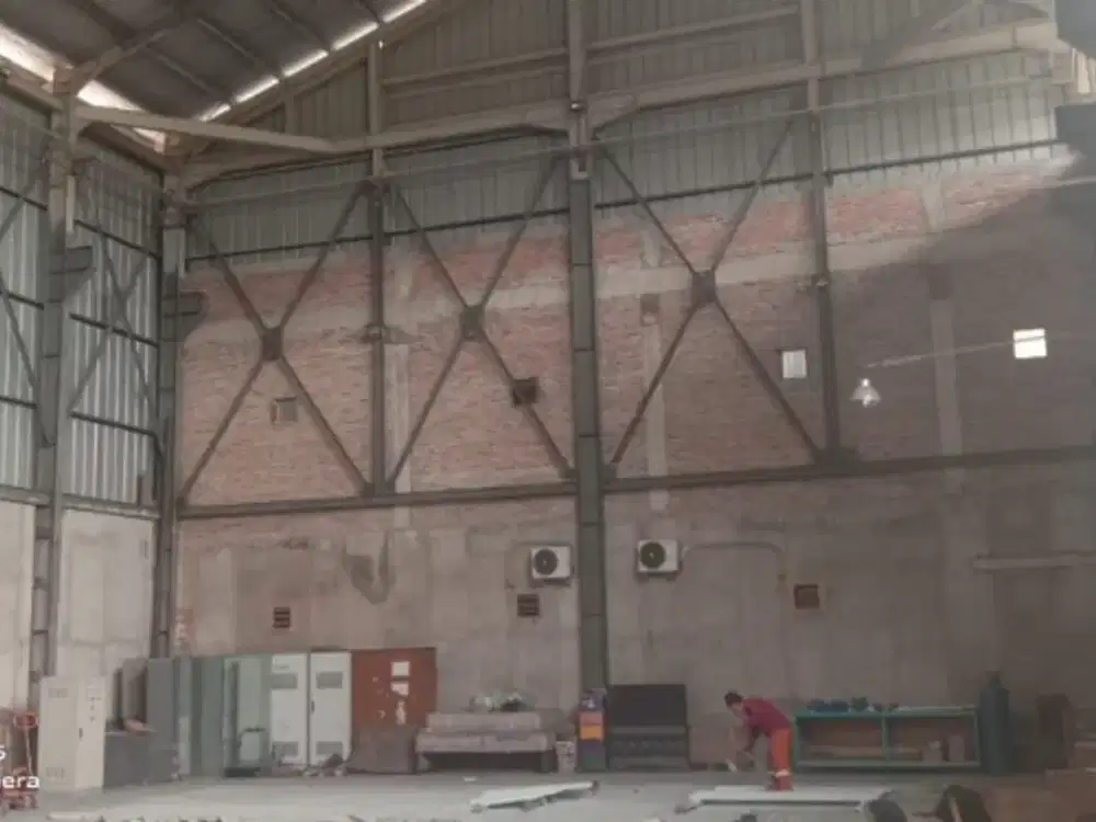 di kontrakan/sewakan gudang//Mustikajaya Bekasi Timur