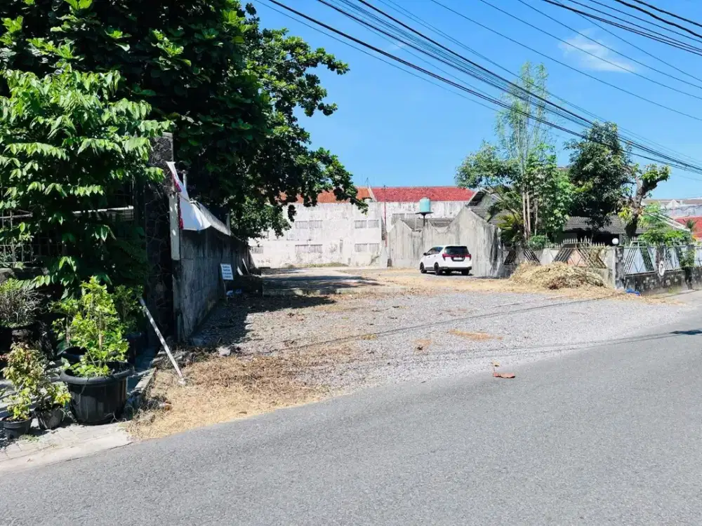 Tanah Ideal Strategis Tepi Jalan Aspal Condong Catur dekat RS JIH