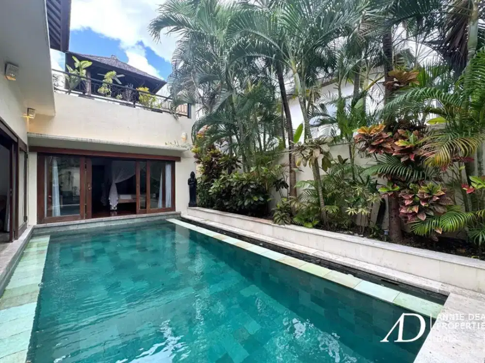 FREEHOLD 2-BEDROOM MODERN BALINESE 2-LEVEL VILLA SET WITHIN A COMPLEX