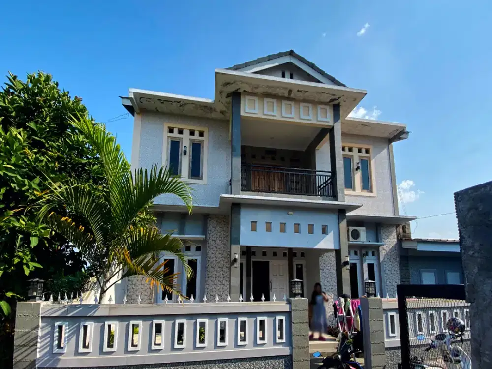 Rumah Bagus 2 Lantai Siap Huni Semi Furnish