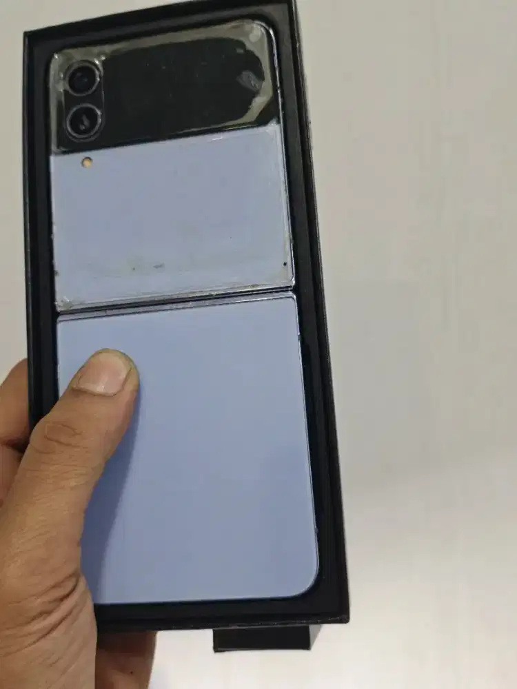 Samsung z flip 4 8/256 lcd dalam mati