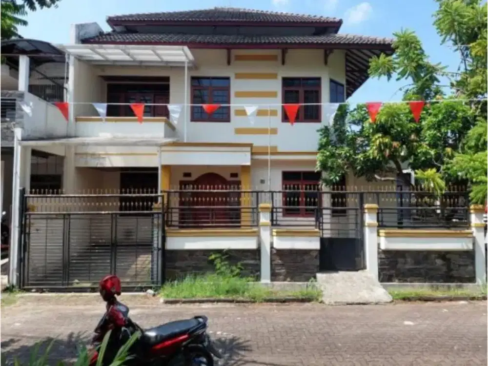 DILELANG MURAH Rumah 2 lantai bagus siap huni Komplek Margahayu Raya