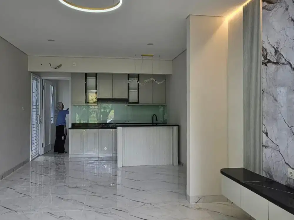 DI JUAL RUMAH DI D' Latinos BSD