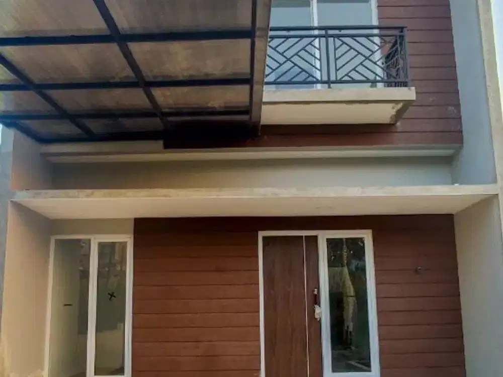 Rumah 2 lantai 3 KT/2 KM dipinggir jalan utama ciuyah cisarua bandung