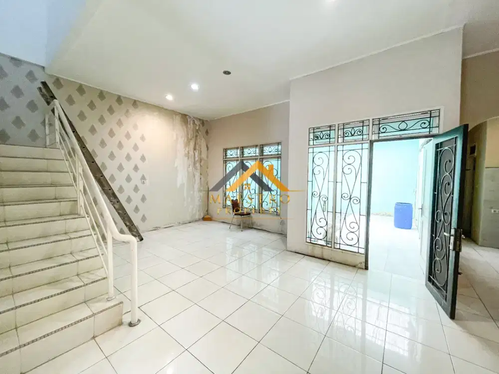 Dijual Rumah 2 Tingkat Kondisi Siap Huni Komplek Citra Wisata Blok XII