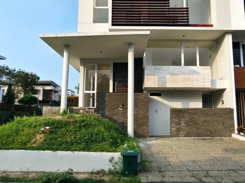 Rumah Hook 2,5 Lantai di Citra Garden 8 Siap Huni