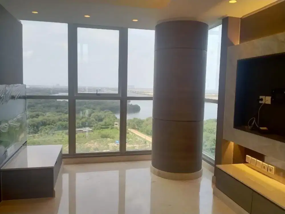 DISEWA APARTEMEN GOLD COAST 3 BR SEMI FURNISH