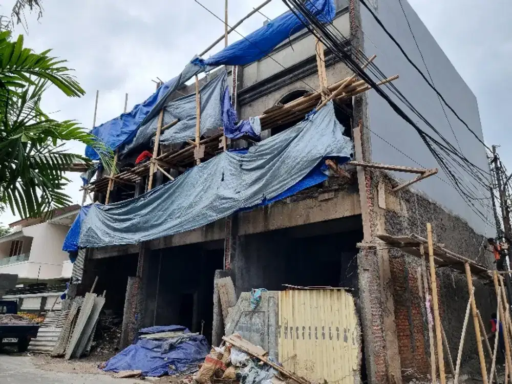 Rumah baru 3 lantai di Tanjung Duren laris manis tinggal 1 unit